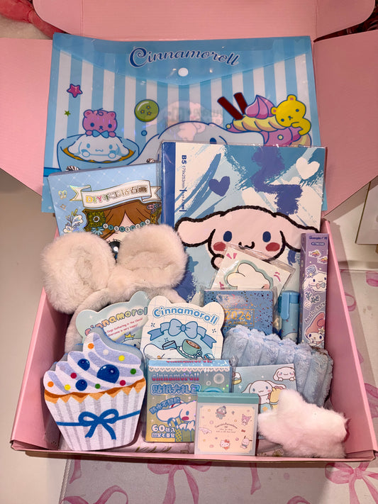 VENTE FLASH : Une Box Thématique Bleu, Blanc/ Cinamo